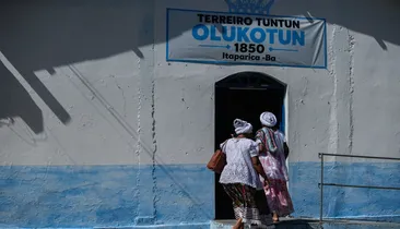 Terreiros apostam no turismo para preservar tradições na Bahia