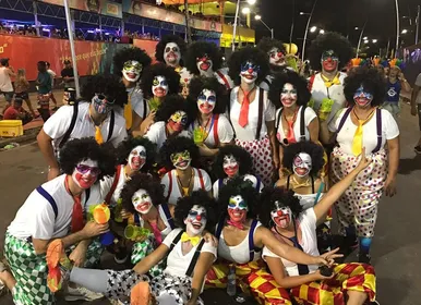 Famosos 'escondidos' na pipoca: relembre celebridades que curtiram o Carnaval disfarçados - Imagem