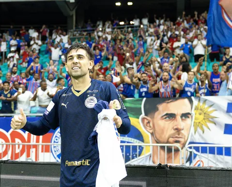 Acevedo ganha homenagem e se aproxima de status de ídolo no Bahia