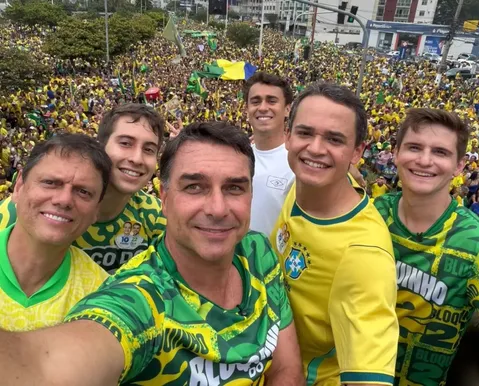 Aliado de Flávio Bolsonaro é investigado pelo MP após fala sobre minoria