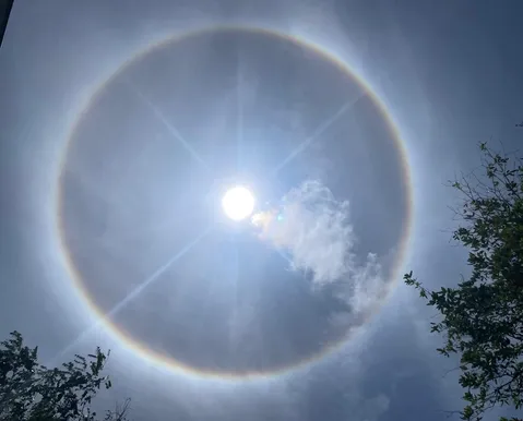 Anel em torno do sol em Salvador intriga população: entenda o fenômeno