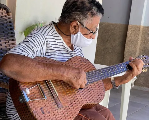 Aos 98 anos, baiano seu Altamiro é homenageado no Clube do Choro - Imagem