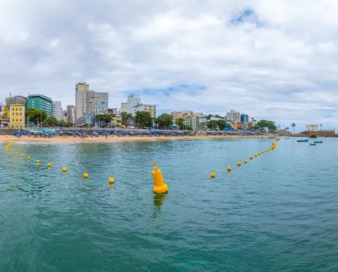 Área exclusiva para banhistas começa a funcionar no Porto da Barra