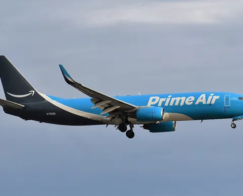 Avião da Amazon sai da pista e paralisa operações em aeroporto