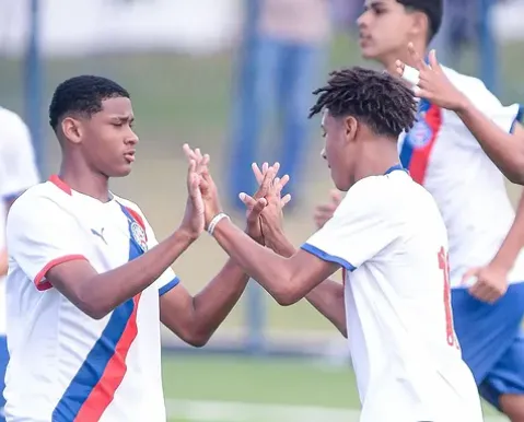 Bahia atropela Leônico por 8 a 0 com show de “xará” de atacante do Barça