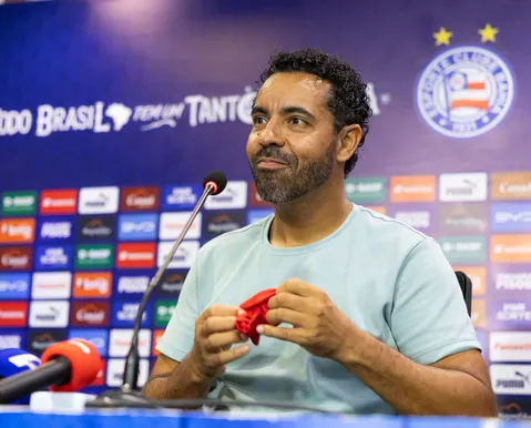 Bahia usa faixa vermelha em protesto na semifinal do Brasileirão