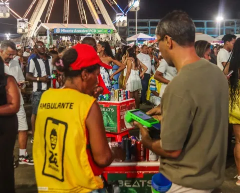 Cadastro de ambulantes para Carnaval e festas de Salvador termina nesta quarta