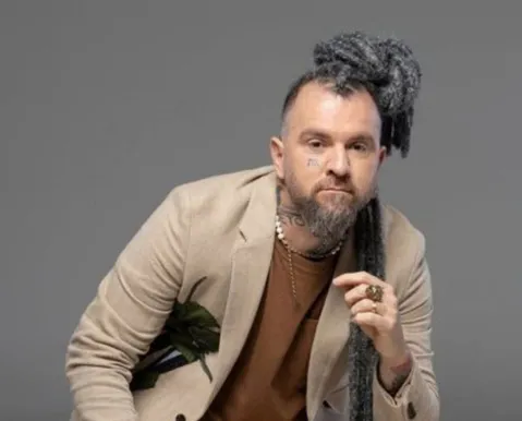 Cantor Séo Fernandes retoma carreira no axé sem abandonar a fé - Imagem
