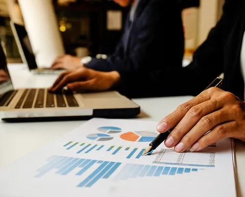 Carreiras do futuro: veja cargos que vão pagar até R$ 93 mil em 2027