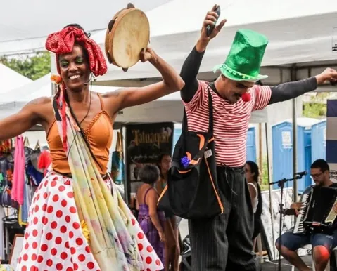 Casa da Música recebe feira, capoeira e shows gratuitos em Itapuã