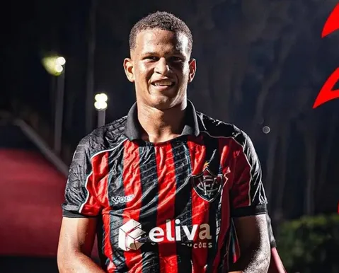 Com lesão de Ramon, Vitória traz lateral da base para o profissional