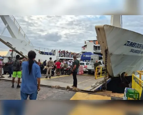Confusão durante embarque atrasa saída de ferry em Salvador - Imagem