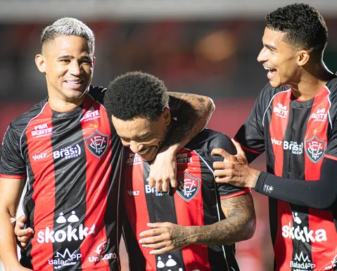 Craque do Vitória revela estratégia que "favorece" seu estilo de jogo