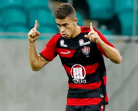 Cria da Fábrica de Talentos deve enfrentar o Vitória pelo Corinthians - Imagem