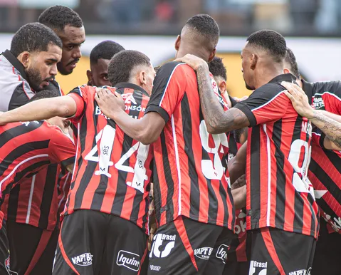 Defensor do Vitória evolui em recuperação e pode retornar contra Chape