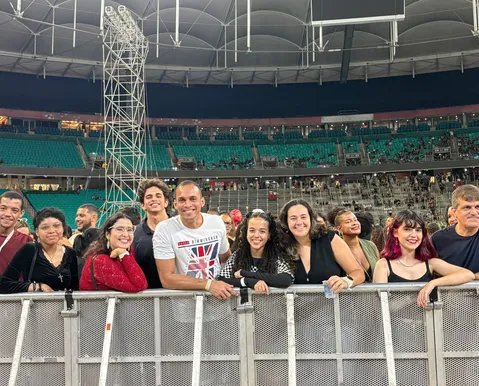 Dez anos, duas plateias: fãs que viram o Maroon 5 em 2016 revivem experiência