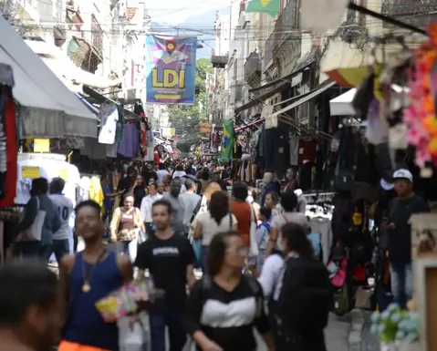 Dinheiro do 13º salário vai cair mais cedo em dezembro; veja a data - Imagem