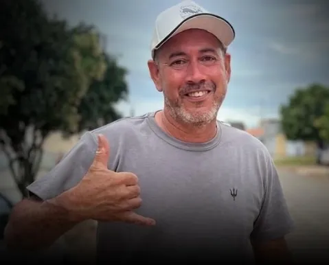 Empresário morre após bater moto na traseira de caminhão na Bahia