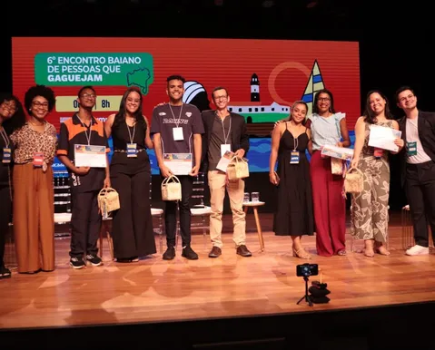 Encontro de pessoas que gaguejam debate inclusão e ciência na UFBA