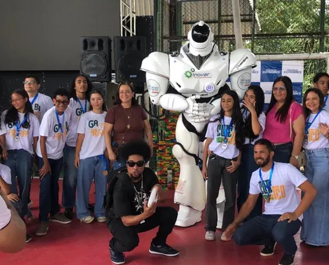 Estudantes de Simões Filho mostram talento em torneio de robótica