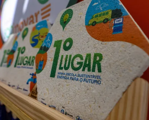 Estudantes que venceram EcoInovar 2025 produzem troféu da nova edição - Imagem