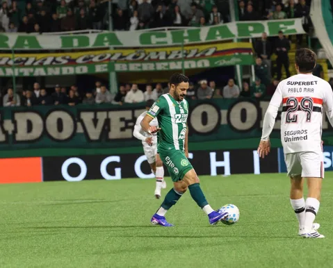 Ex-Bahia e Vitória marca em jogo que homenageia vítimas da Chapecoense - Imagem