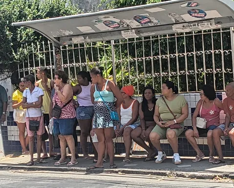 Falta de ônibus gera reclamações de eleitores em Salvador e outras cidades