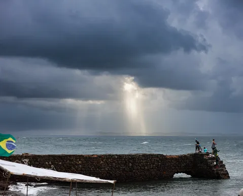 Feriadão com chuva? Confira a previsão e saiba como aproveitar