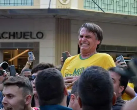 Filhos de Bolsonaro relembram facada nas eleições: “Foi Deus”