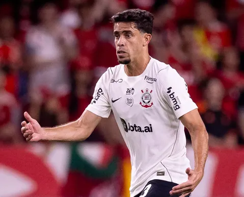 Gabriel Paulista detona o Corinthians antes de encarar o Vitória