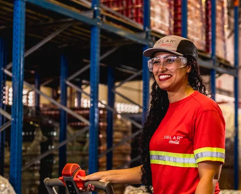 Gigante de bebidas abre 370 vagas de emprego na Bahia em diversas áreas