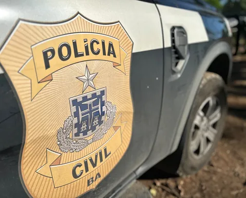 Homem de 72 anos é preso após condenação por estupro da enteada - Imagem