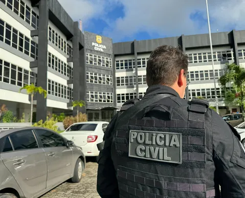 Homem é preso por feminicídio após asfixiar companheira em Salvador