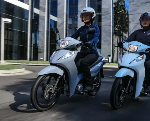 Honda Biz 125 2027 ganha novas rodas e versões: veja o que muda