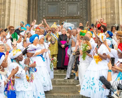Igreja proíbe lavagem das escadarias da Madeleine em Paris
