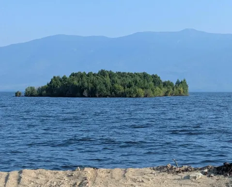 Ilha ‘surge do nada’ no Canadá e intriga moradores; entenda - Imagem