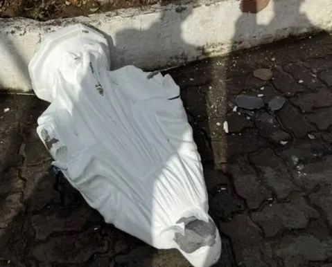 Imagem de Nossa Senhora das Graças é destruída em igreja de Salvador