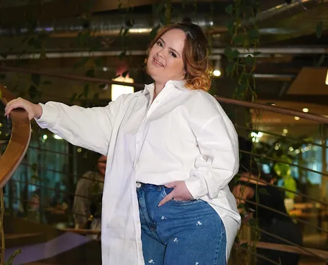 Influenciadora Cacai Bauer entra no TOP 10 de premiação nacional - Imagem