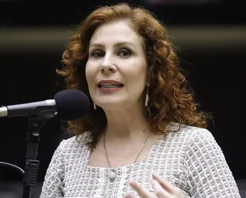 Itália marca data para decidir volta de Carla Zambelli ao Brasil