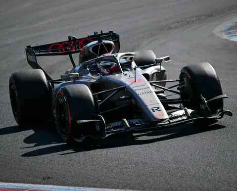 Italiano quebra jejum de 60 anos na F1 após largar em 19º