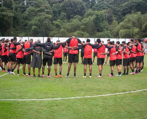 Jair Ventura lamenta lesão de atleta: "Estará fora um grande tempo"