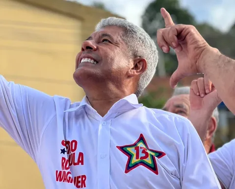 Jerônimo aponta multidão em Jiquiriçá como ‘pesquisa’ antes da votação