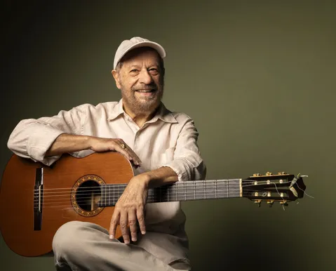 João Bosco celebra 80 anos com show no TCA; veja valores