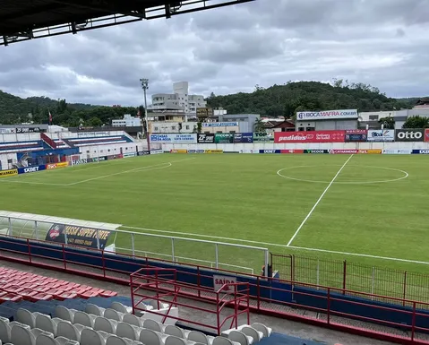 Jogo decisivo da Série C é suspenso por falta de segurança no estádio