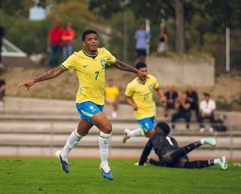 Joia do Bahia marca dois gols em goleada de 6 a 0 do Brasil