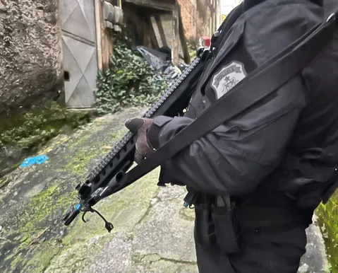 Jovem de 18 anos é preso suspeito de tripla tentativa de homicídio