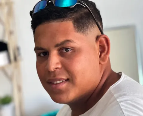 Jovem é executado a tiros ao buscar esposa em lanchonete na Bahia