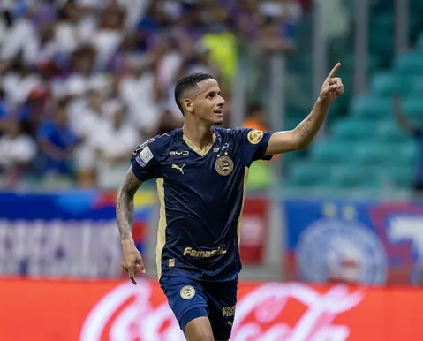 Juba iguala Ávine como defensor com mais gols pelo Bahia no século