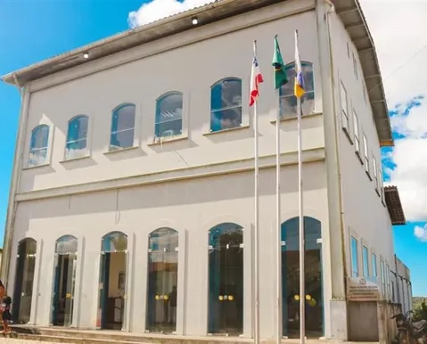 Justiça suspende eleição na Câmara e impõe multa de R$ 5 mil a vereadores - Imagem