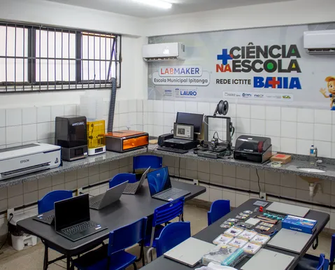 Lauro de Freitas inaugura 1º laboratório Maker da rede municipal